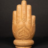 WOODEN FAIN CARVING NAMASTE - Image 4